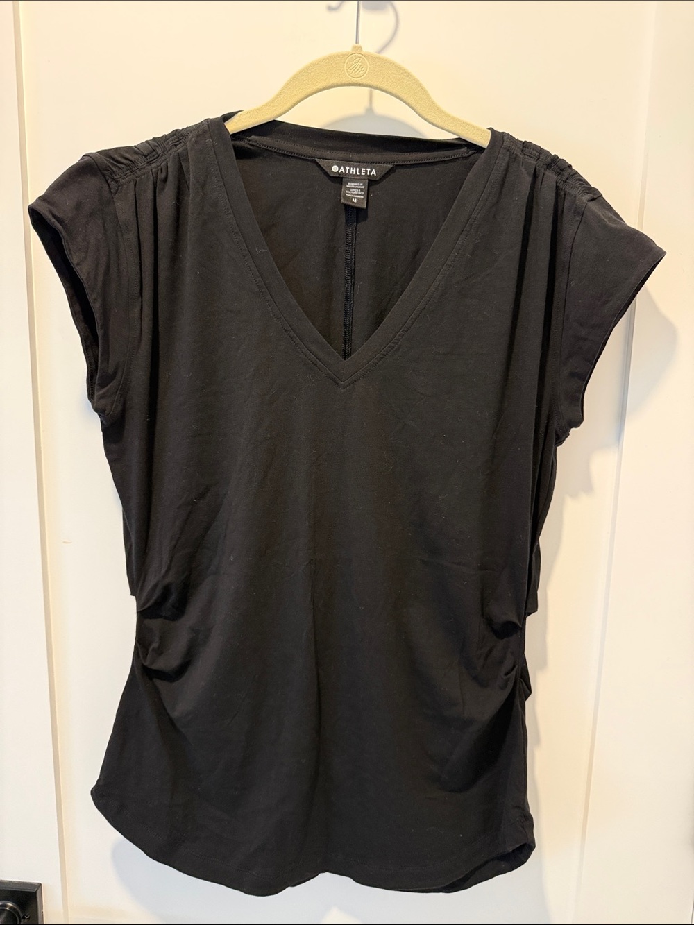 Athleta Outbound V-Neck Cap Sleeve Tee